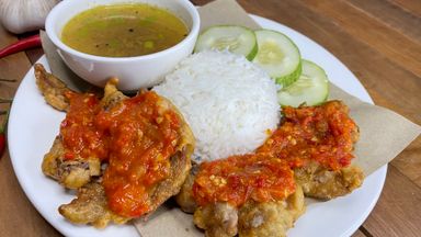 Nasi Ayam + Cabai Pipit Bajok choices of 4 pieces chicken