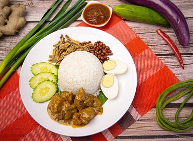 C03 椰浆饭 + 咖喱鸡 Nasi Lemak with Curry Chicken