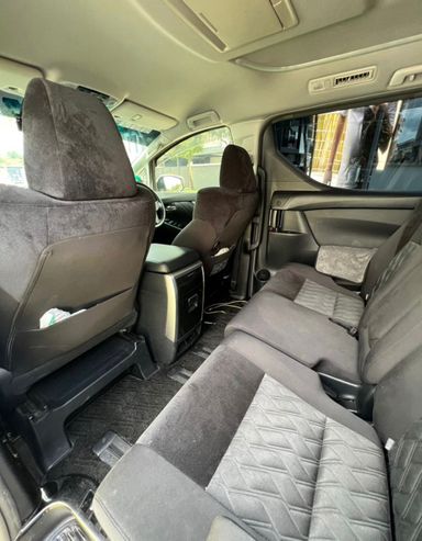 TOYOTA ALPHARD SC 8 SEATER (PUTIH)