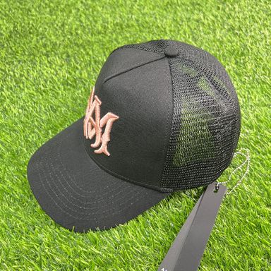 AMIRI CURVED PEAK BLACK AND PINK LOGO