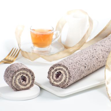 Pulut Hitam Swiss Roll