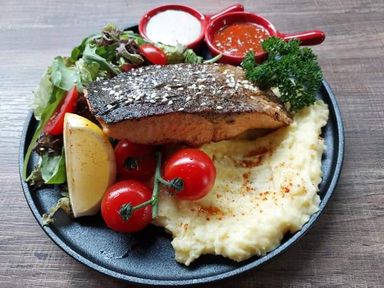 GRILLED SALMON FILLET. 