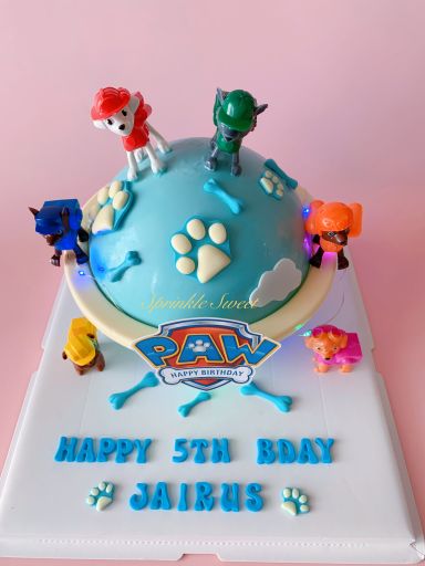 Paw patrol piñata cake 