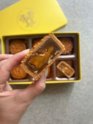 Signature Baked Mooncakes (Mixed)