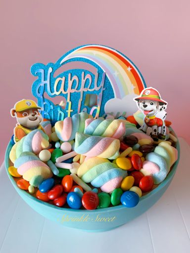 Paw patrol piñata cake 