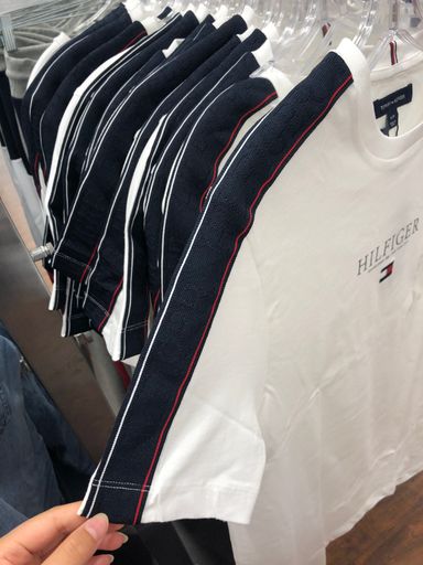 TH T-Shirt w/ Sleeve Logo