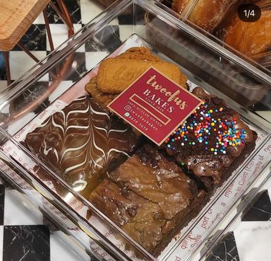 Perfect 4 Brownie Mini Gift Box