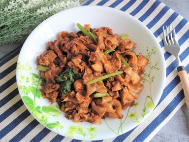 FRIED KWAY TEOW CHICKEN