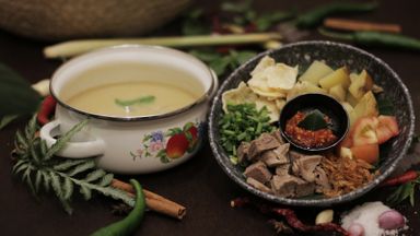 Beef Soto with coconut gravy (Soto Betawi) 