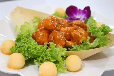 Prawn Balls with Honeydew Dressing 哈密瓜虾球