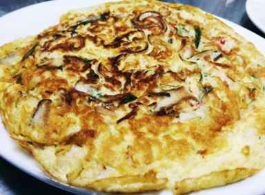 Omelette with onion