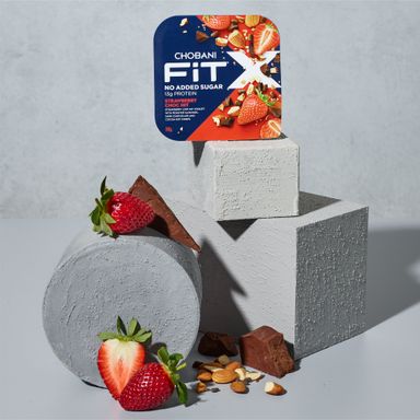 CHOBANI FIT X 140G CUP FLIP  STRAWBERRY CHOC HIT (CHB-CCC-FLIPX140G237)