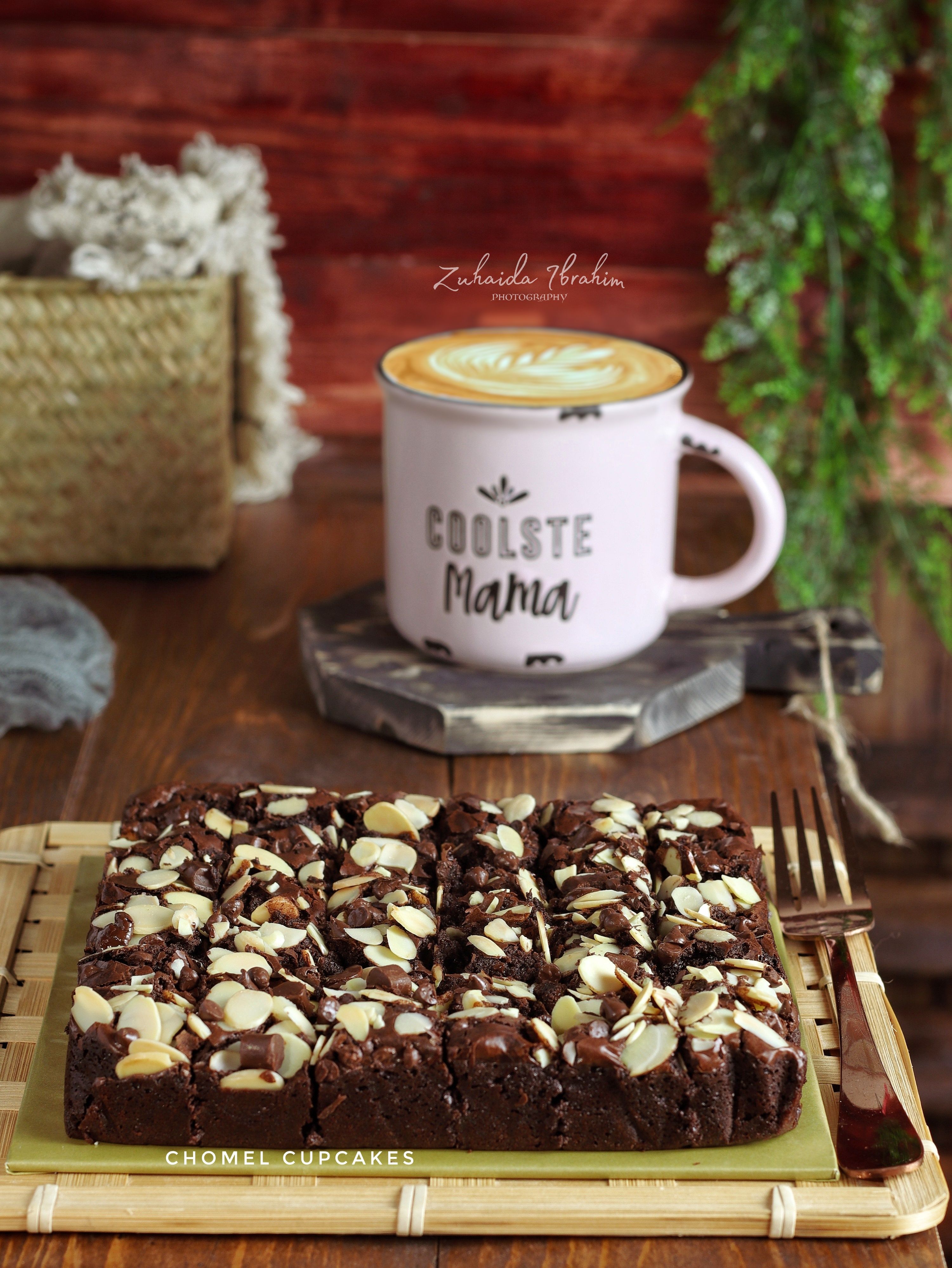 Fudgy Brownies with Full Almond Flakes & Choc Chips 