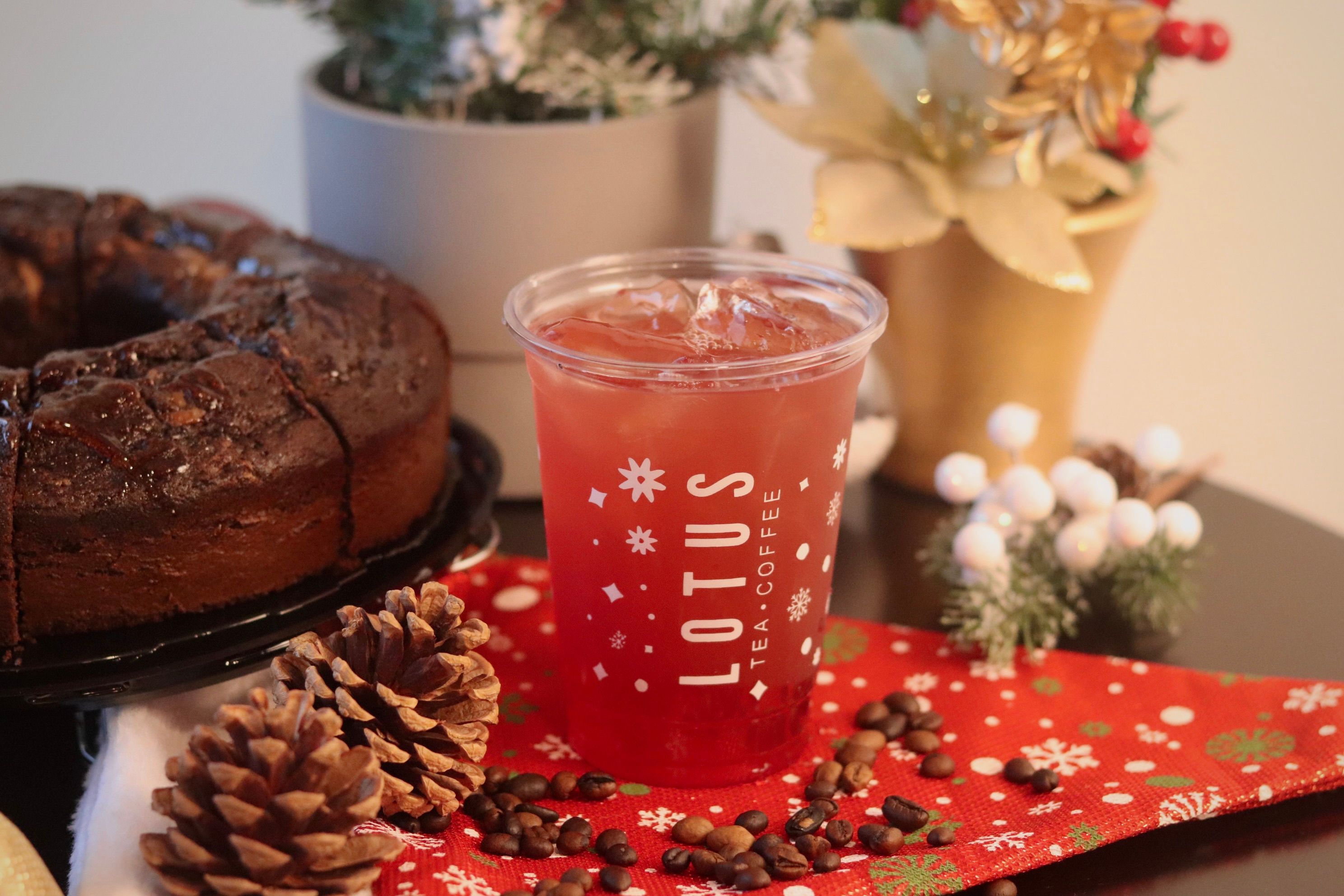 HAPPY HOLIDAY! WE WILL SWITCH TO ANNUAL CHRISTMAS CUPS STARTING 10/03 (WHITE,GOLD,RED,GREEN) 