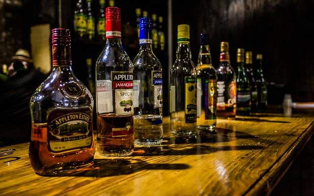 Liquor & Smokes_0