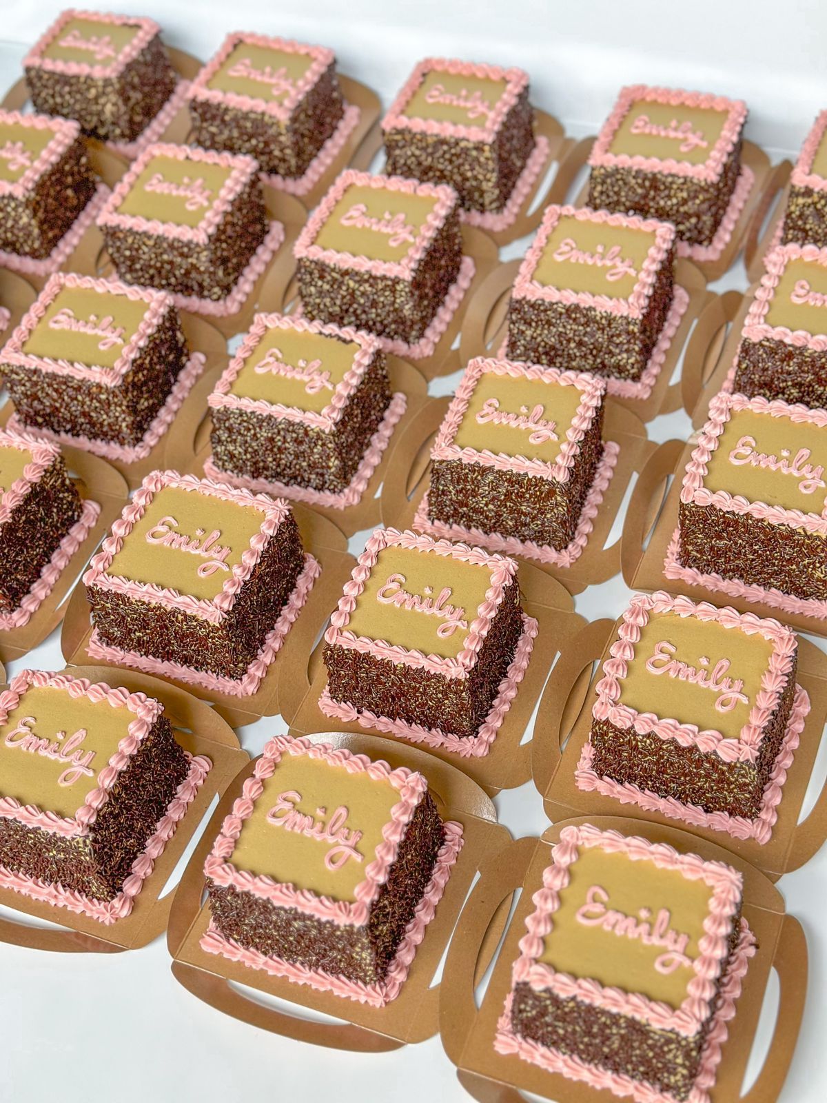 ᴍɪɴɪᴄᴀᴋᴇs ғᴏʀ ᴇᴠᴇɴᴛs ʜᴀᴍᴘᴇʀs 🍰_4