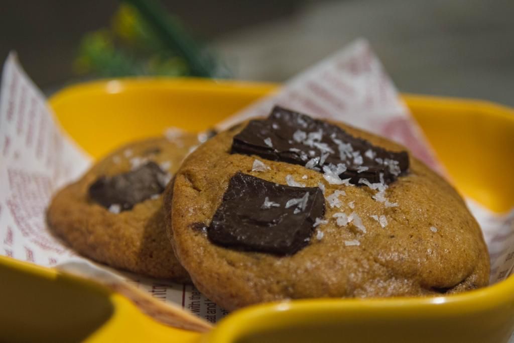 Classic (Chocolate Chunk Cookies)