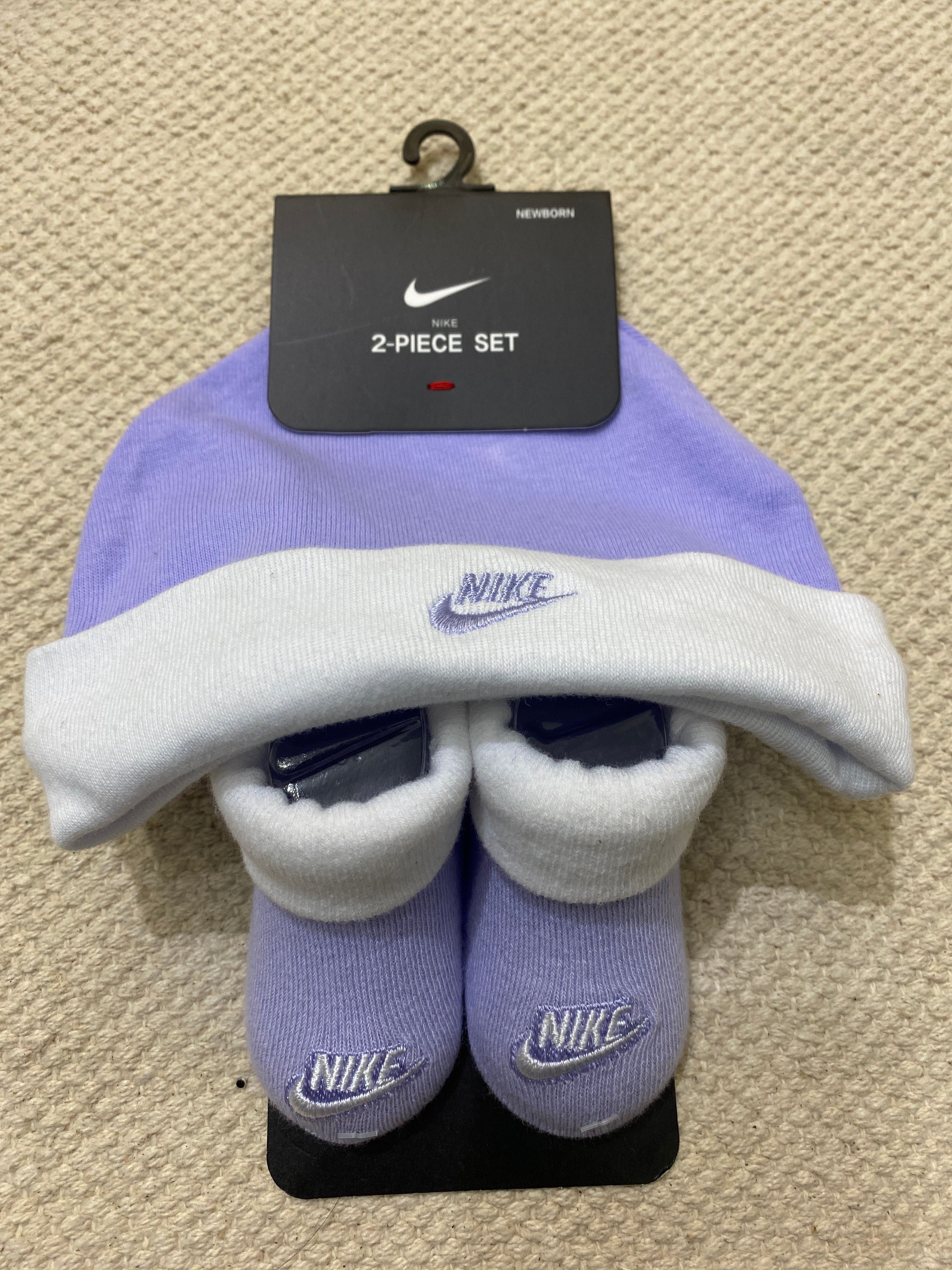 Nike booties set 32