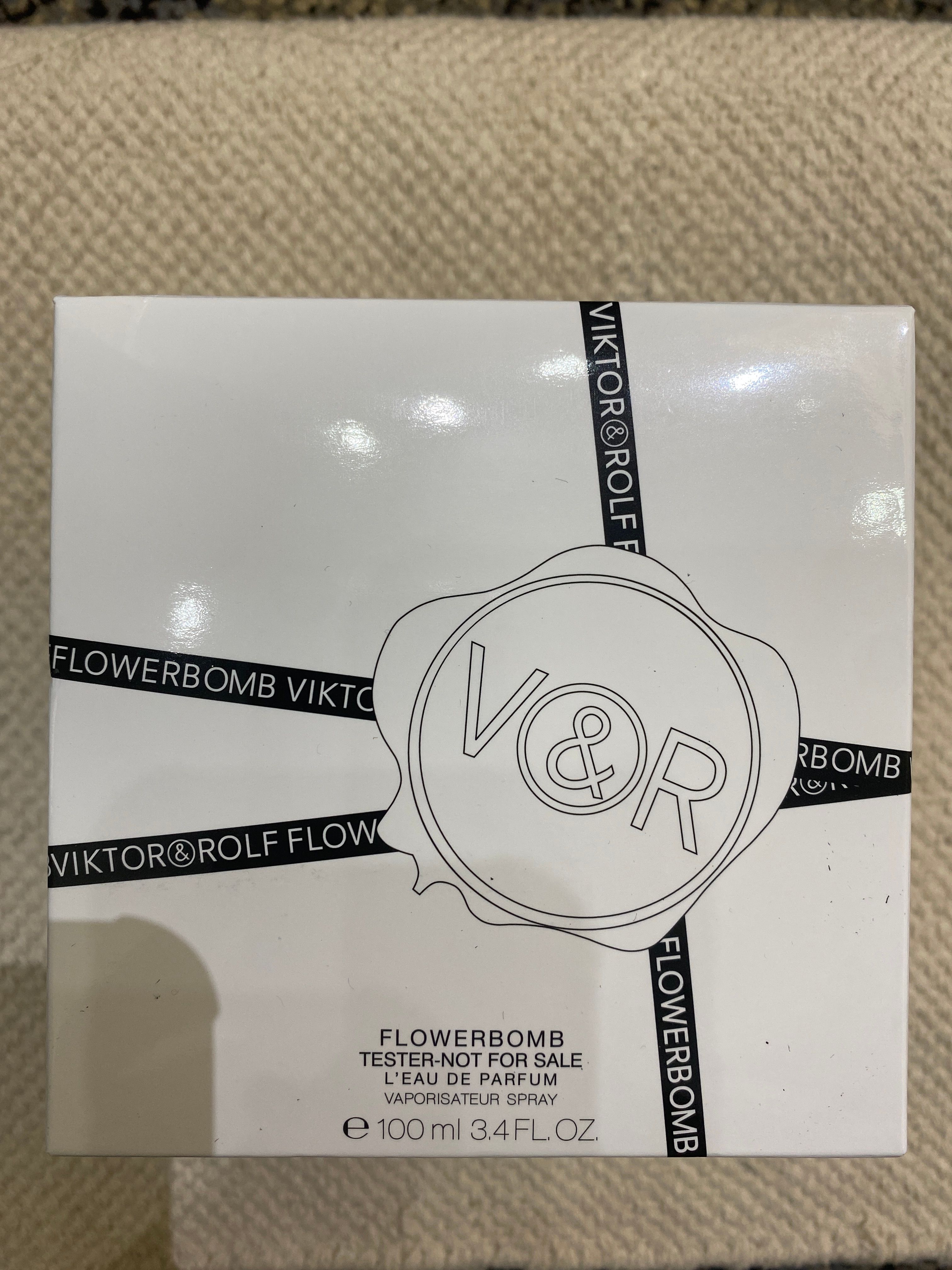 Viktor & Rolf flowerbomb tester