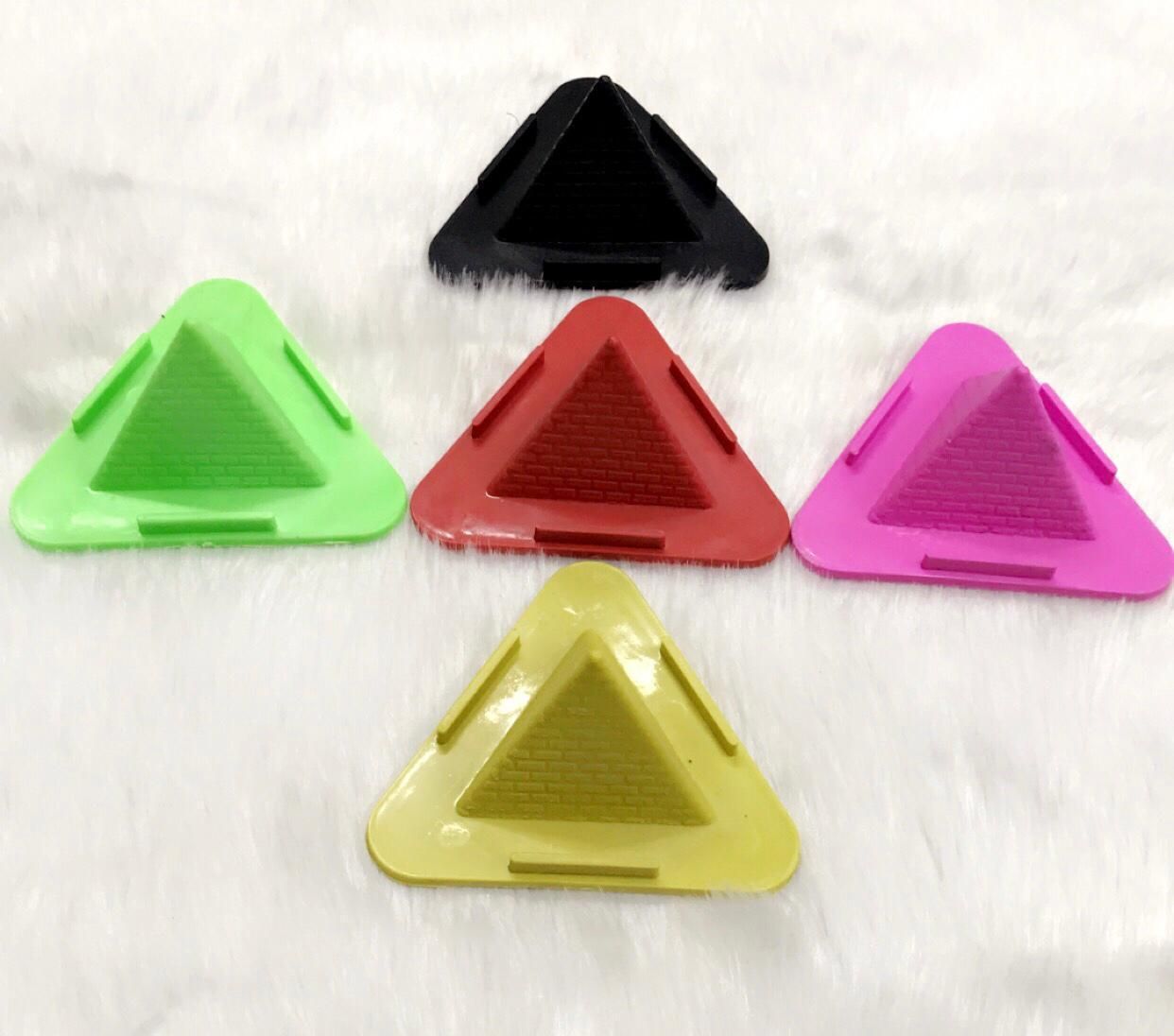 BLUEHUE PLASTIC MOBILE STAND PYRAMID 