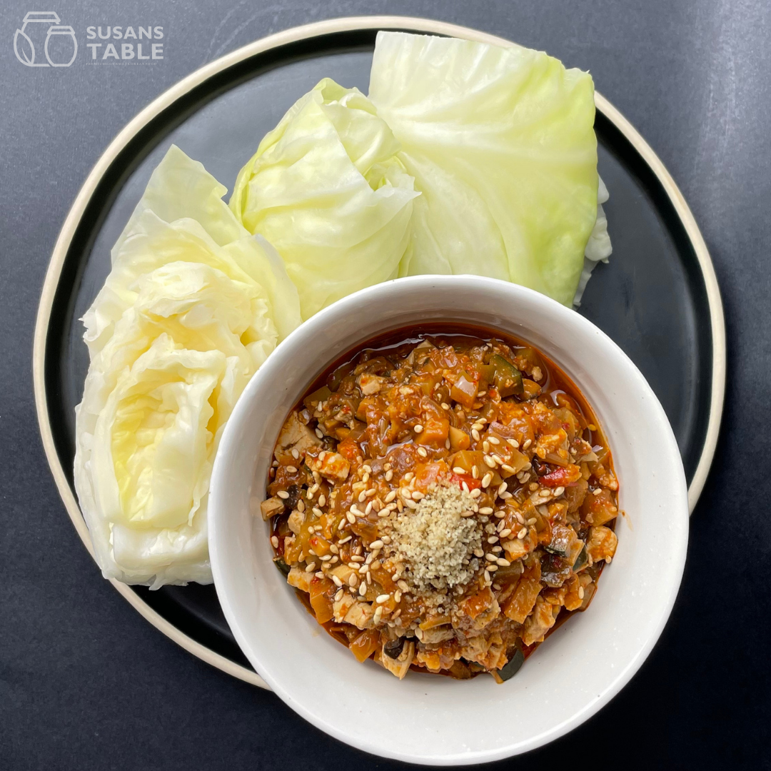 F21. Haemul Gang Dwenjang (Thickened Soybean Paste Stew with Seafood) with Steamed Cabbage 양배추찜과 해물 강된장)