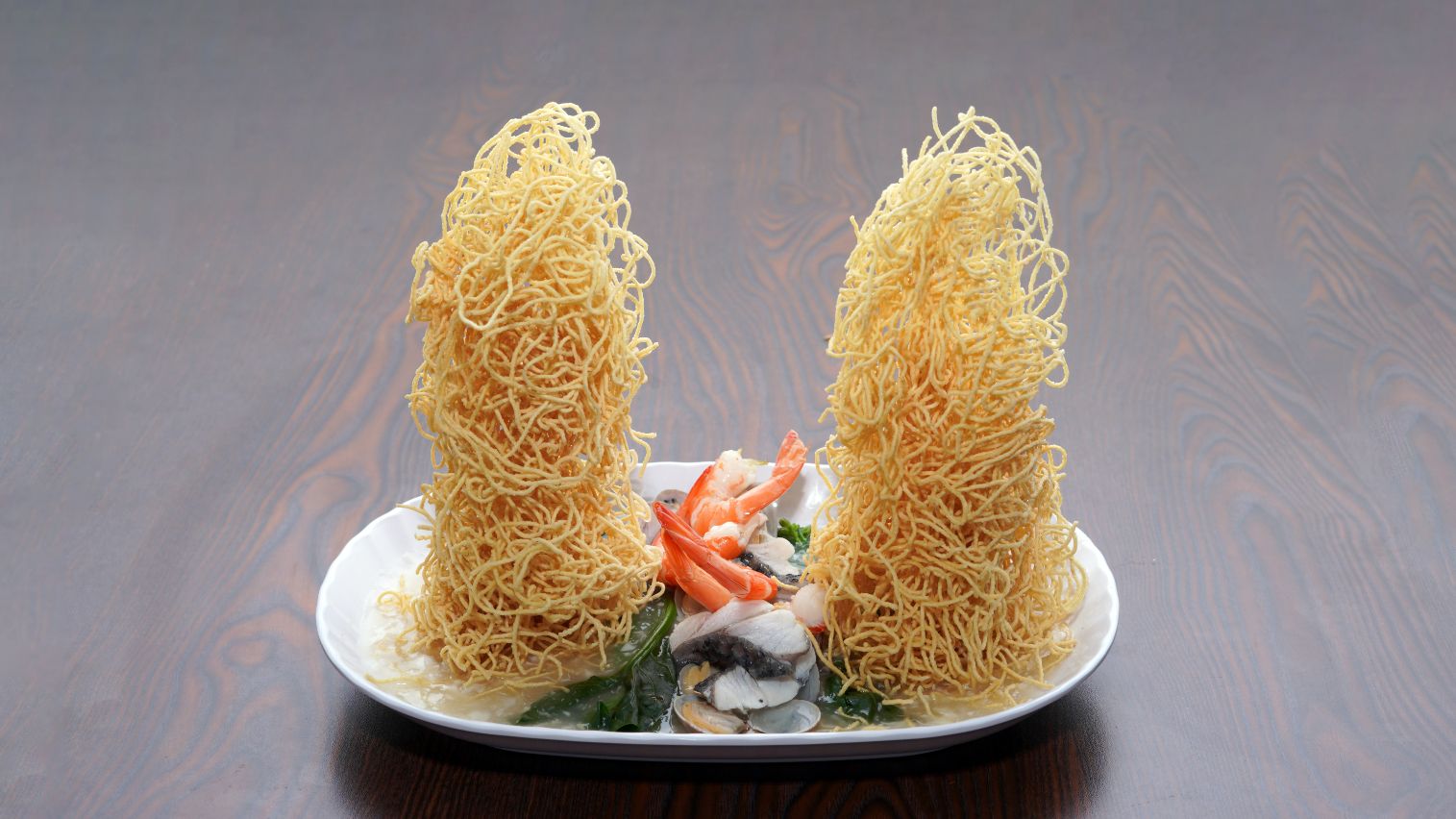 Seafood Crispy Noodles Twin Towers 双峰塔海鲜生面